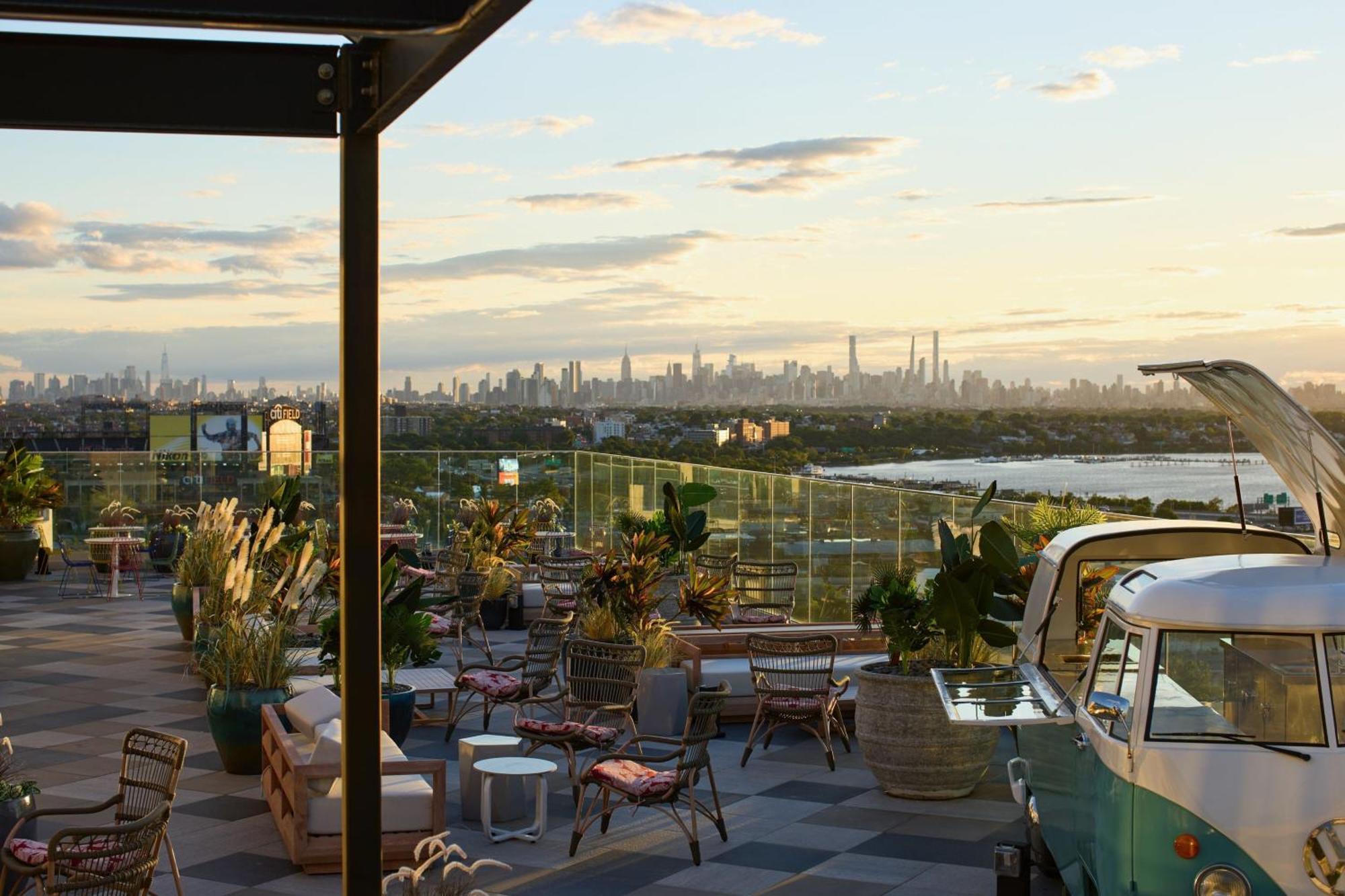 Renaissance New York Flushing Hotel At Tangram Екстер'єр фото
