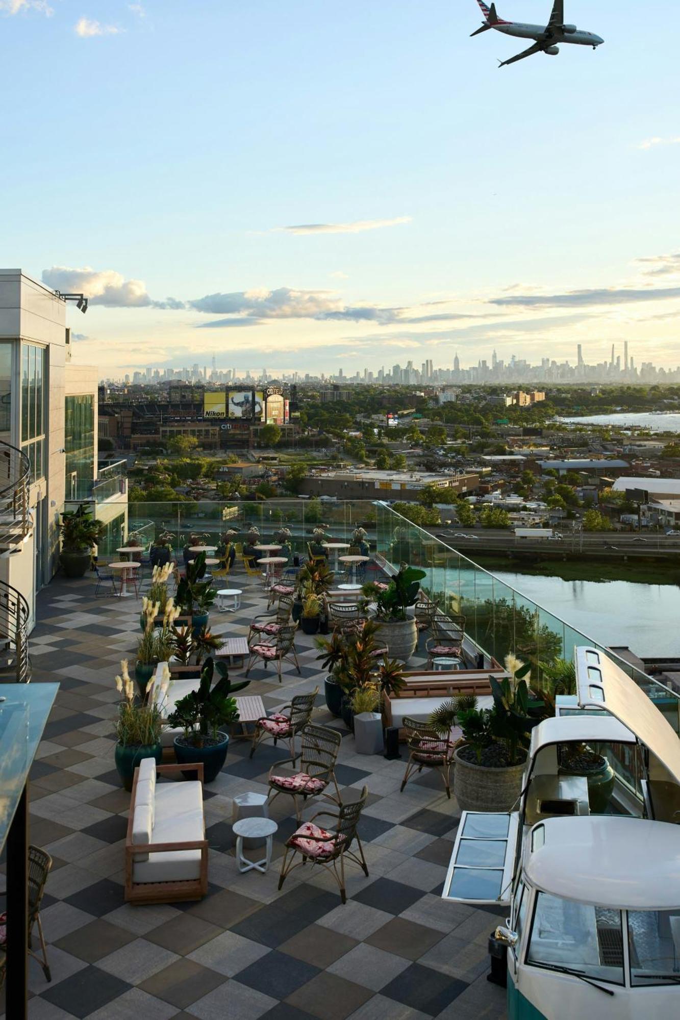 Renaissance New York Flushing Hotel At Tangram Екстер'єр фото